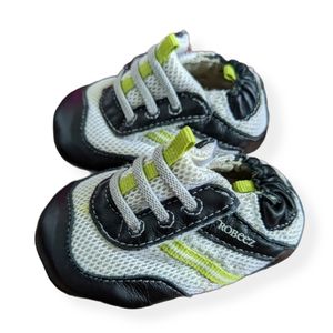 Robeez soft soles leather velcro shoes